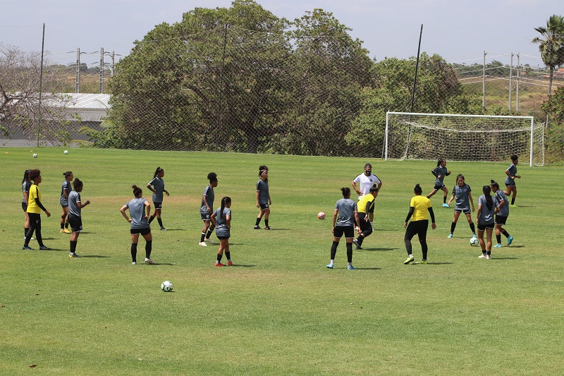 Fut. Feminino: Elenco volta aos treinos presenciais após seis meses
