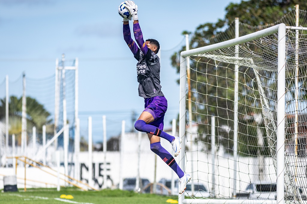 Sub-20: Com foco no Campeonato Cearense 2025, elenco alvinegro segue rotina de treinos na Cidade Vozão
