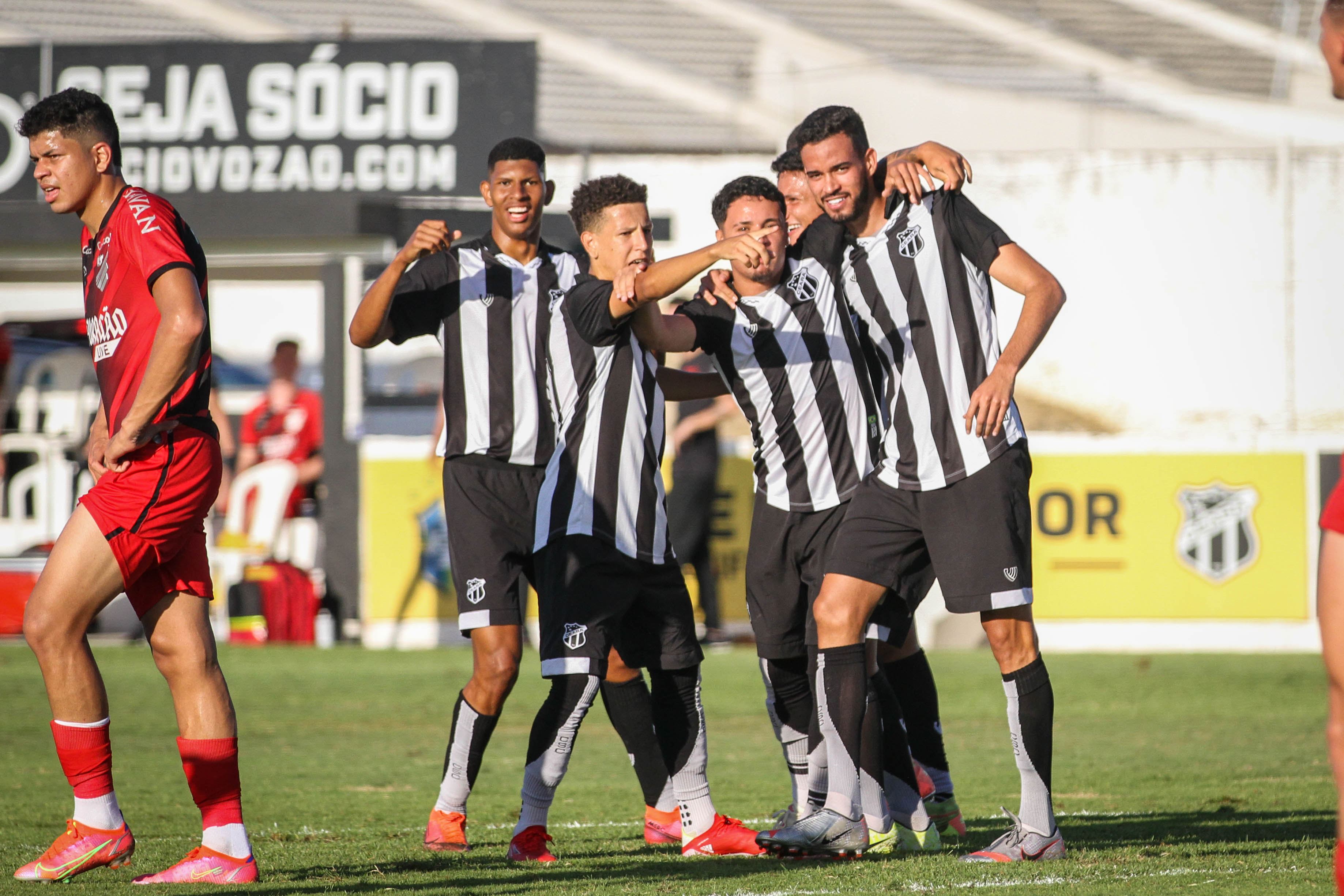 Sub-20: Ceará faz bom jogo, mas cede resultado para o Athletico-PR pelo Brasileirão da categoria