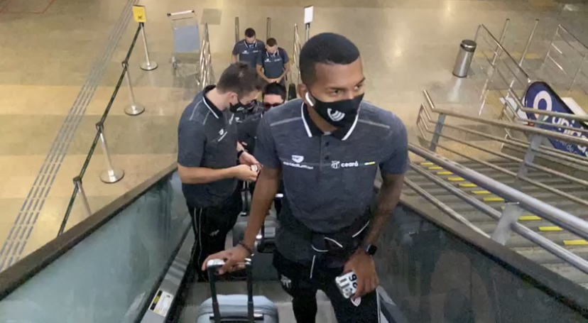 Elenco Alvinegro embarca para enfrentar o Santos, pela Copa do Brasil