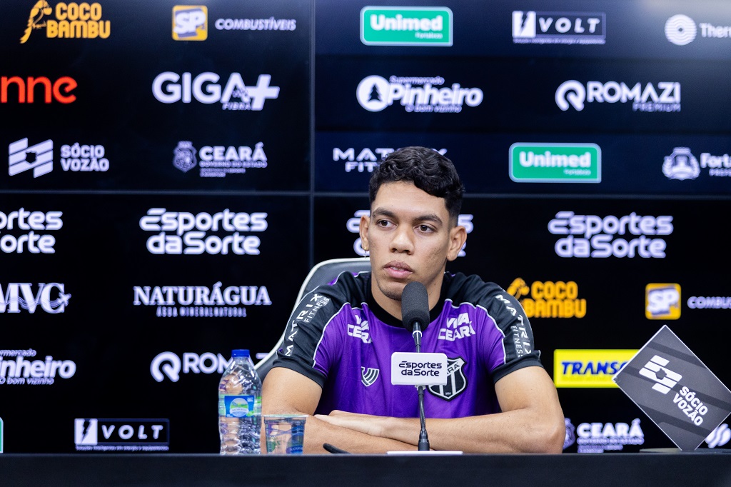 No segundo dia de trabalhos da semana, Paulo Baya projeta duelo com o São Paulo