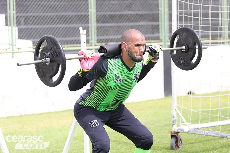 Éverson acredita na força da torcida para buscar a classificação