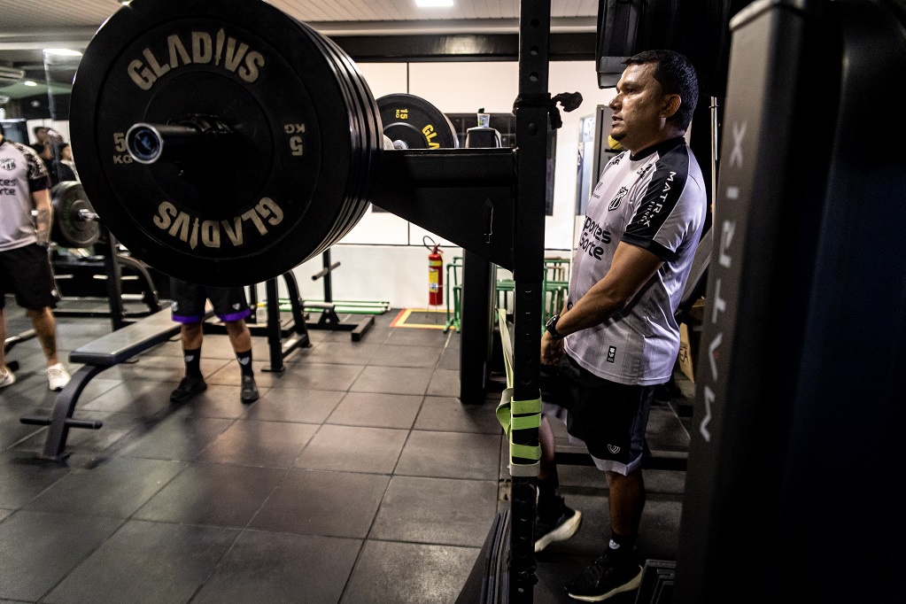 Preparador físico do Ceará, Roberto Farias comenta trabalhos remotos do elenco: “Comprometimento acima da média”