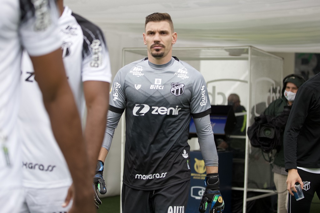 Titular no último jogo alvinegro, João Ricardo afirma: “Estou muito feliz pelo jogo que fiz”