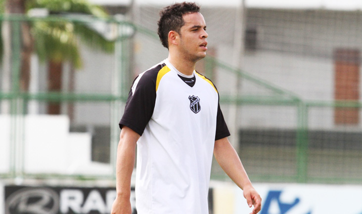 Após cumprir suspensão, Lulinha pode enfrentar o Bragantino