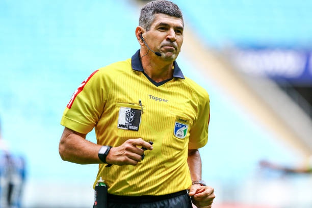 Arbitragem: Marcelo de Lima Henrique apitará Coritiba x Ceará