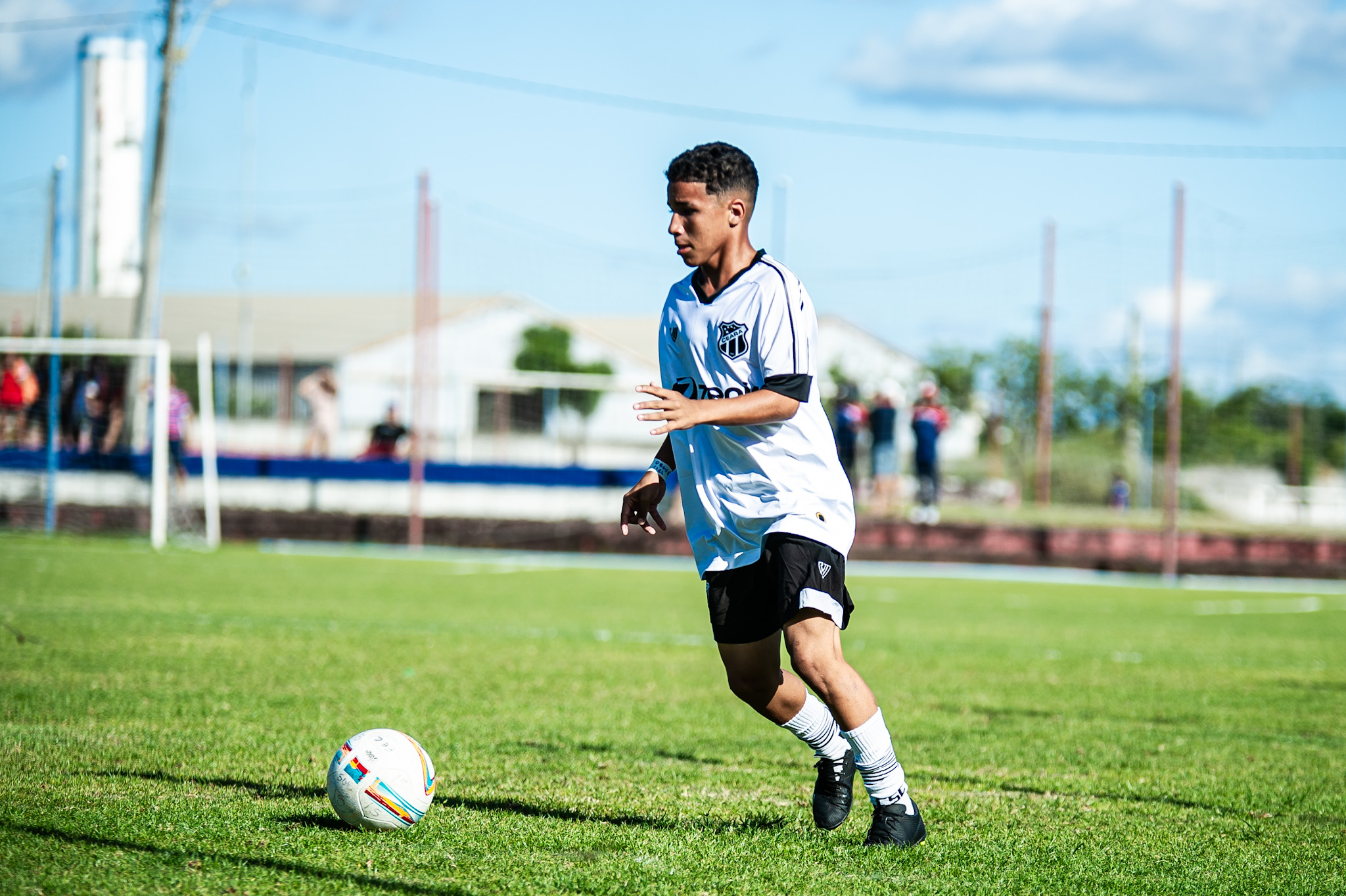 Base: Em Maracanaú, a equipe sub-14 do Vozão é superada em jogo da Liga Ceará de Futebol