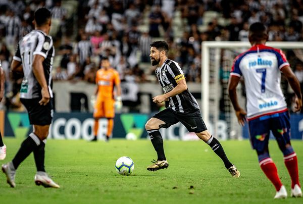 Ceará é superior ao Bahia, mas fica no empate na Arena Castelão