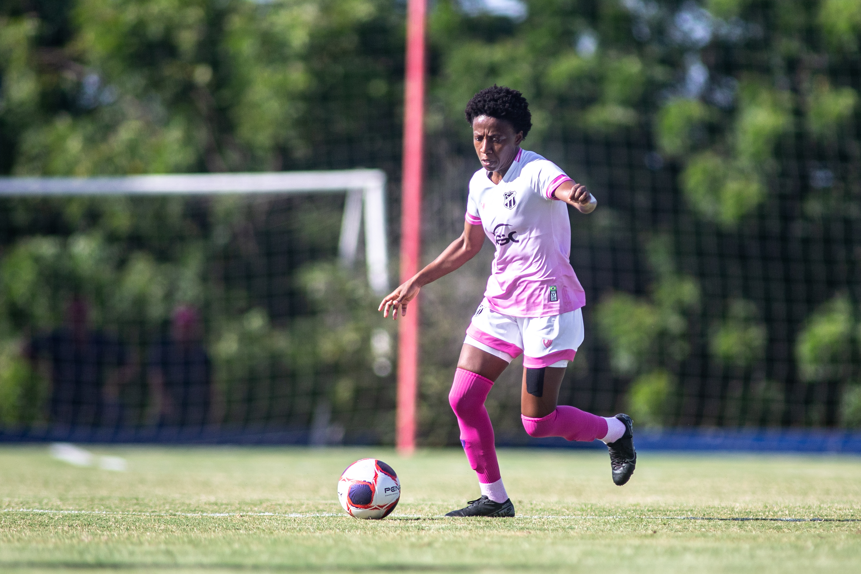 Fut. Feminino: Edna Baiana é mais uma atleta a renovar o contrato com o Mais Querido