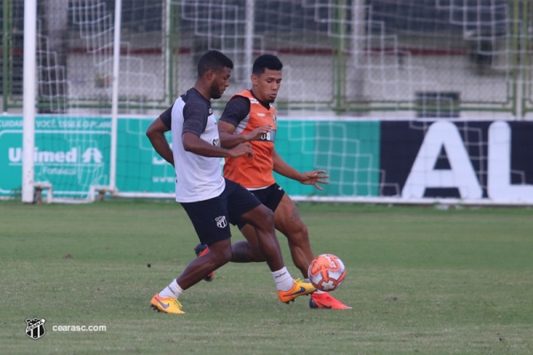 Após vitória em Clássico-Rei, elenco se reapresenta no CT de Porangabuçu 