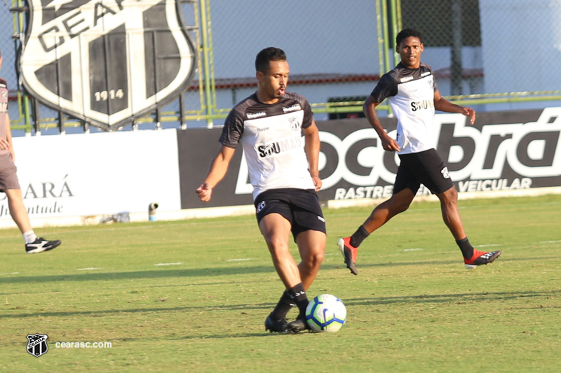 Elenco encerra preparação para partida contra o Bahia e embarca para Salvador 