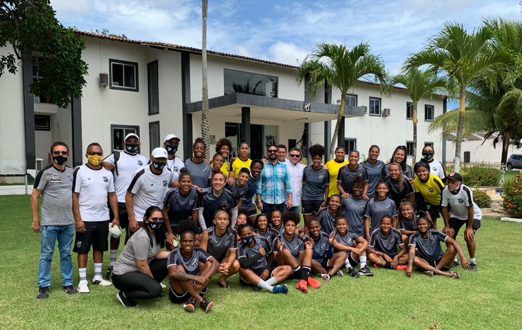 Fut Feminino: Componentes da diretoria visitam Meninas do Vozão no último treino antes do início de decisão