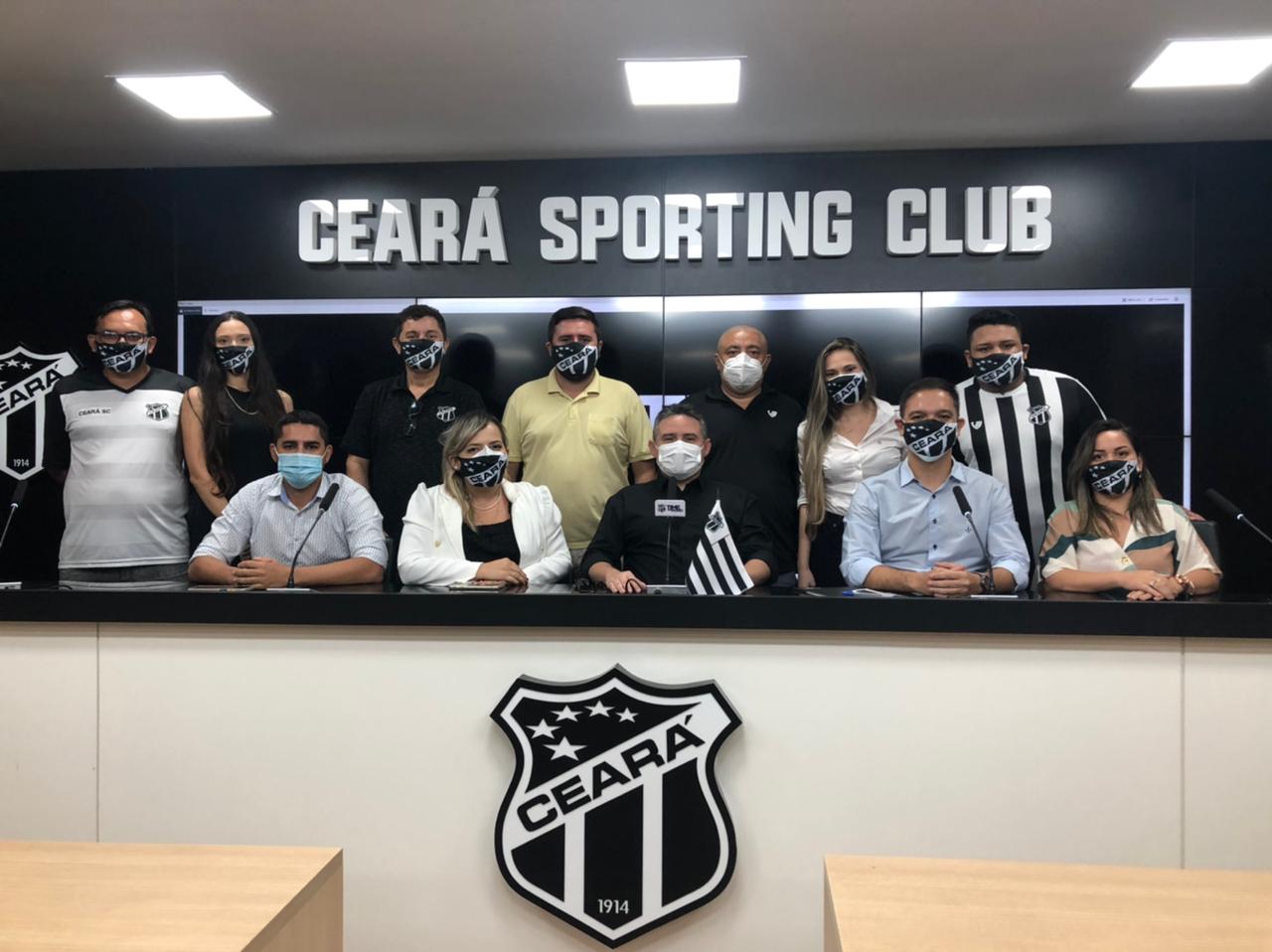 Em evento realizado na sede do Time do Povo, nova diretoria do Projeto Ceará 2000 é empossada