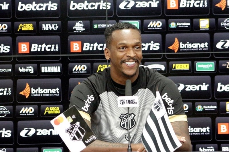 Jô exalta apoio e afirma: “Desde que cheguei aqui,  fiquei apaixonado pela torcida do Ceará”