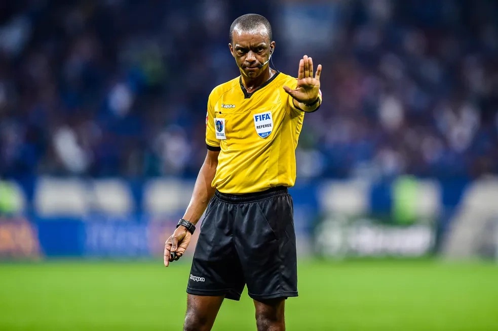 Avaí x Ceará terá o experiente Luiz Flávio de Oliveira no comando da arbitragem