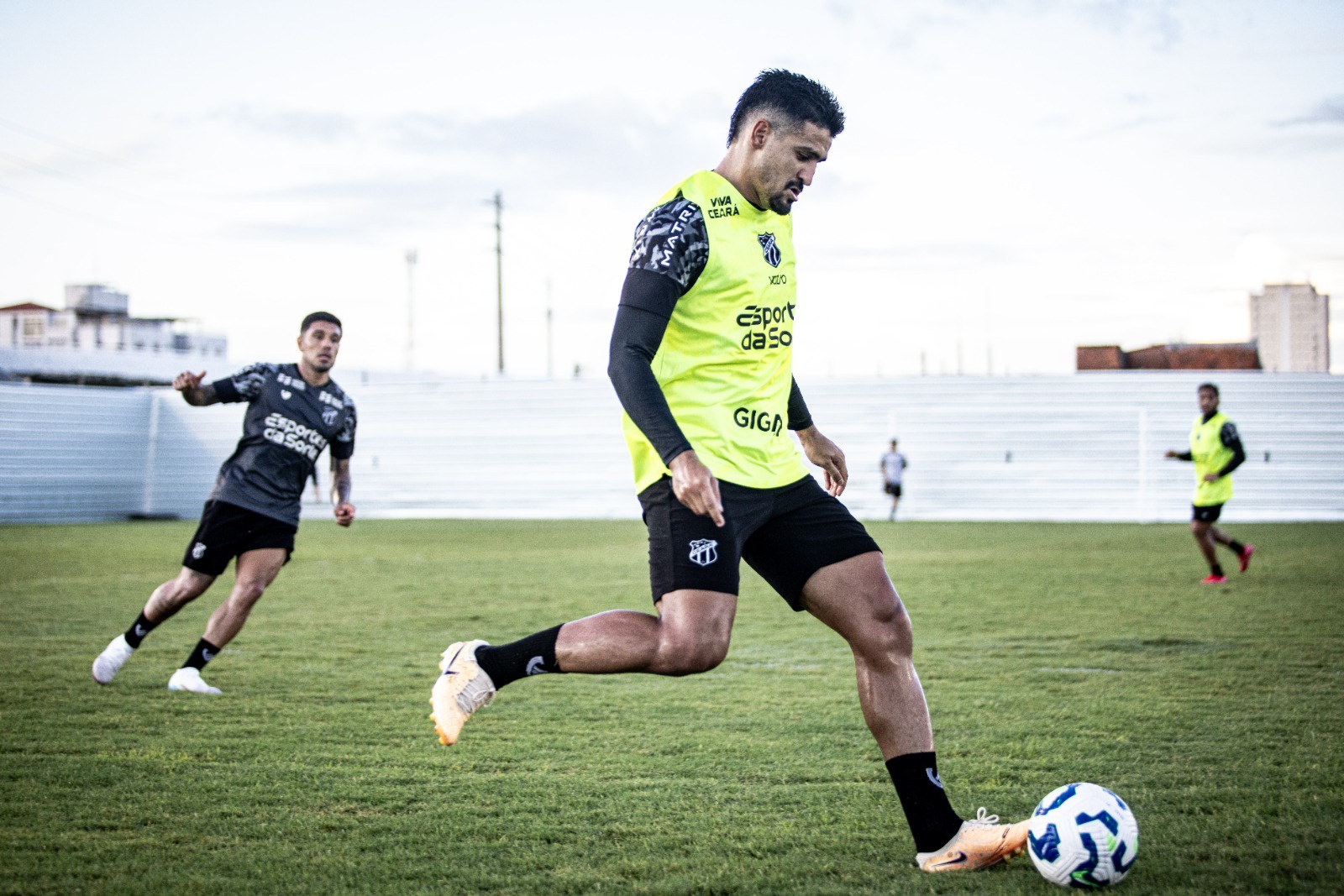 Em Porangabuçu, Ceará finaliza sua penúltima atividade para encarar o Santos
