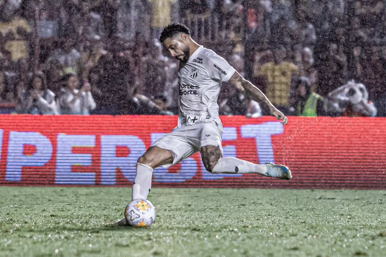 Autor da cobrança da classificação, Matheus Bahia comemora vaga na semifinal e diz: "Treinei bastante pênalti"