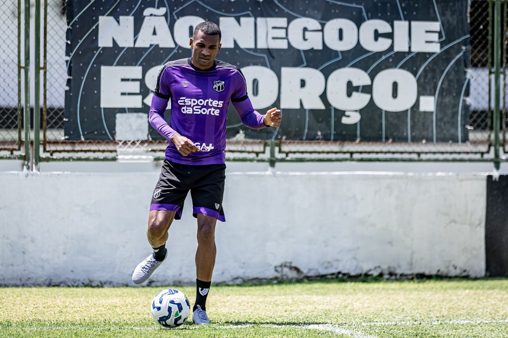 Já no segundo dia de trabalhos, elenco alvinegro fecha a preparação para encarar o Santos