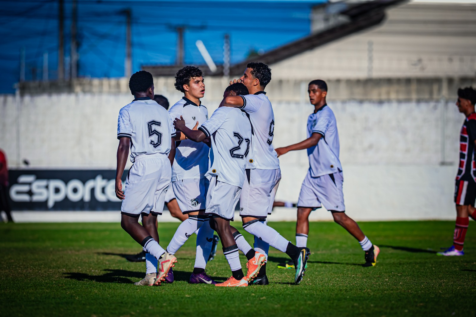 Sub-15: Ceará goleia Santa Cruz por 7 a 0 e retorna a vice-liderança do Grupo A do Cearense