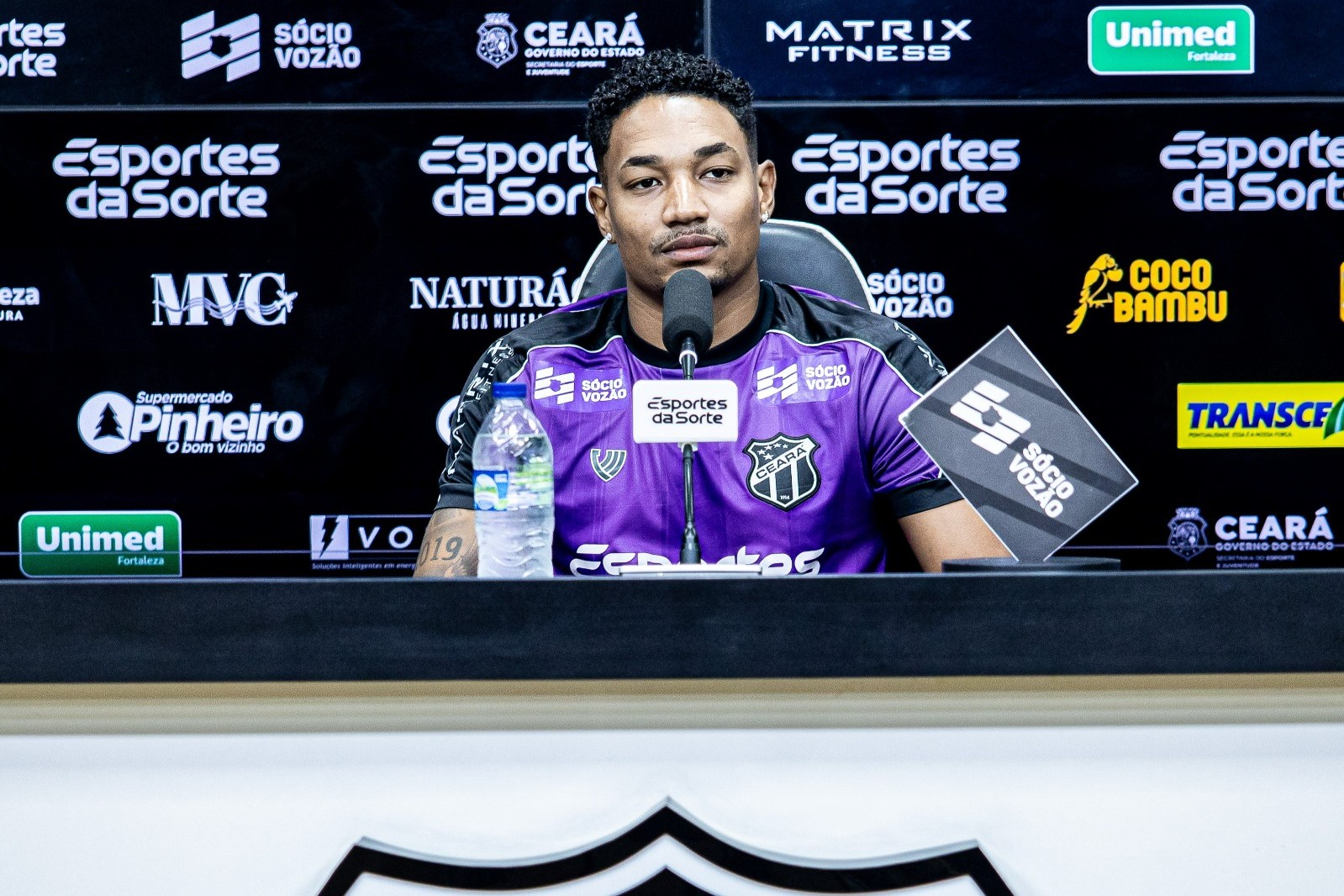 Fernandinho vibra com retorno à titularidade e projeta pontuar diante do Sport: "Pensamento positivo"