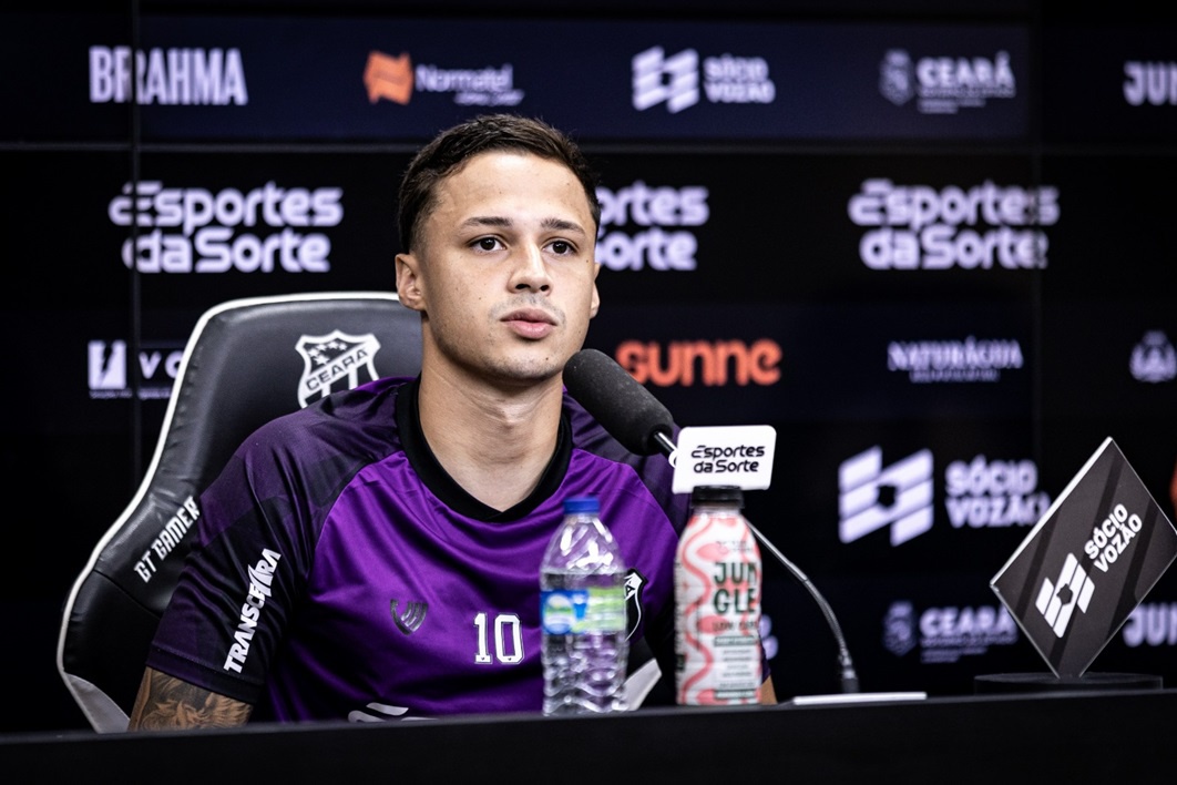 Vice-artilheiro do Ceará, Matheus Araújo celebra fase e projeta duelo contra o Maranhão: "Impor nosso jogo"