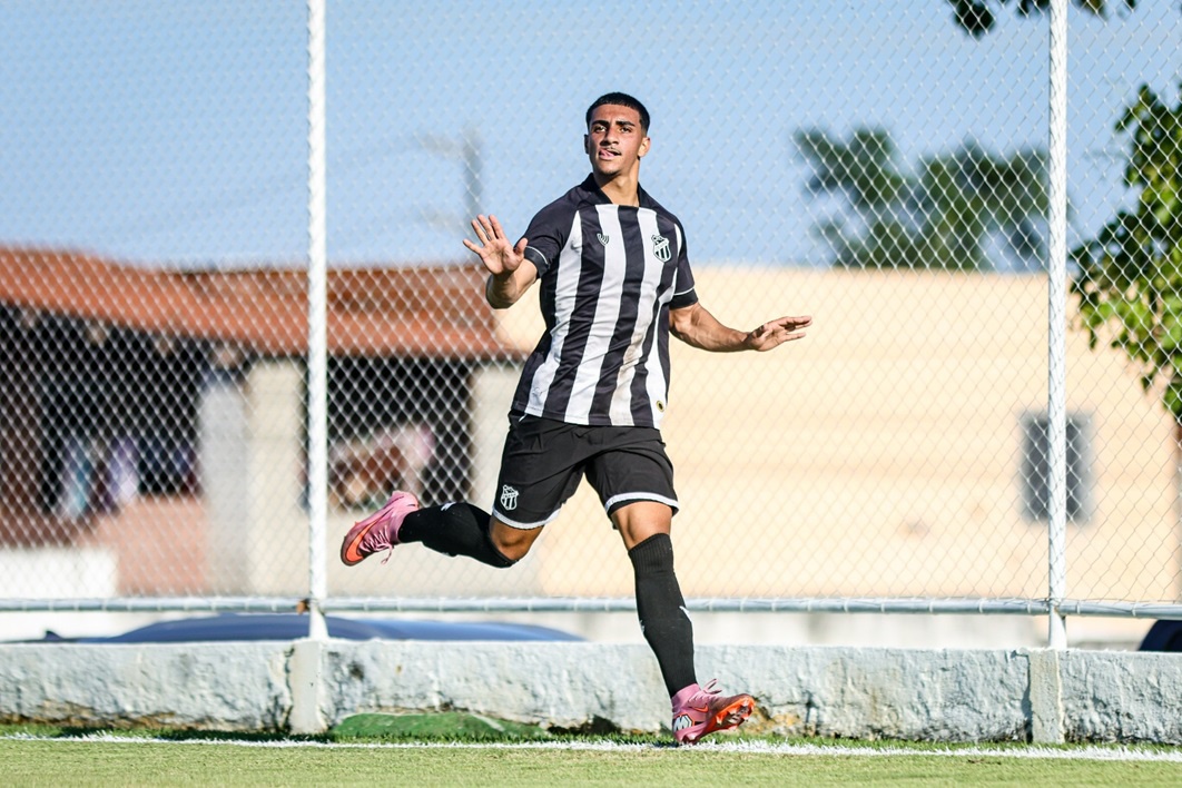 Enzo Lodovico comemora acesso à Série A e enaltece atuação da equipe: “Grupo maravilhoso"