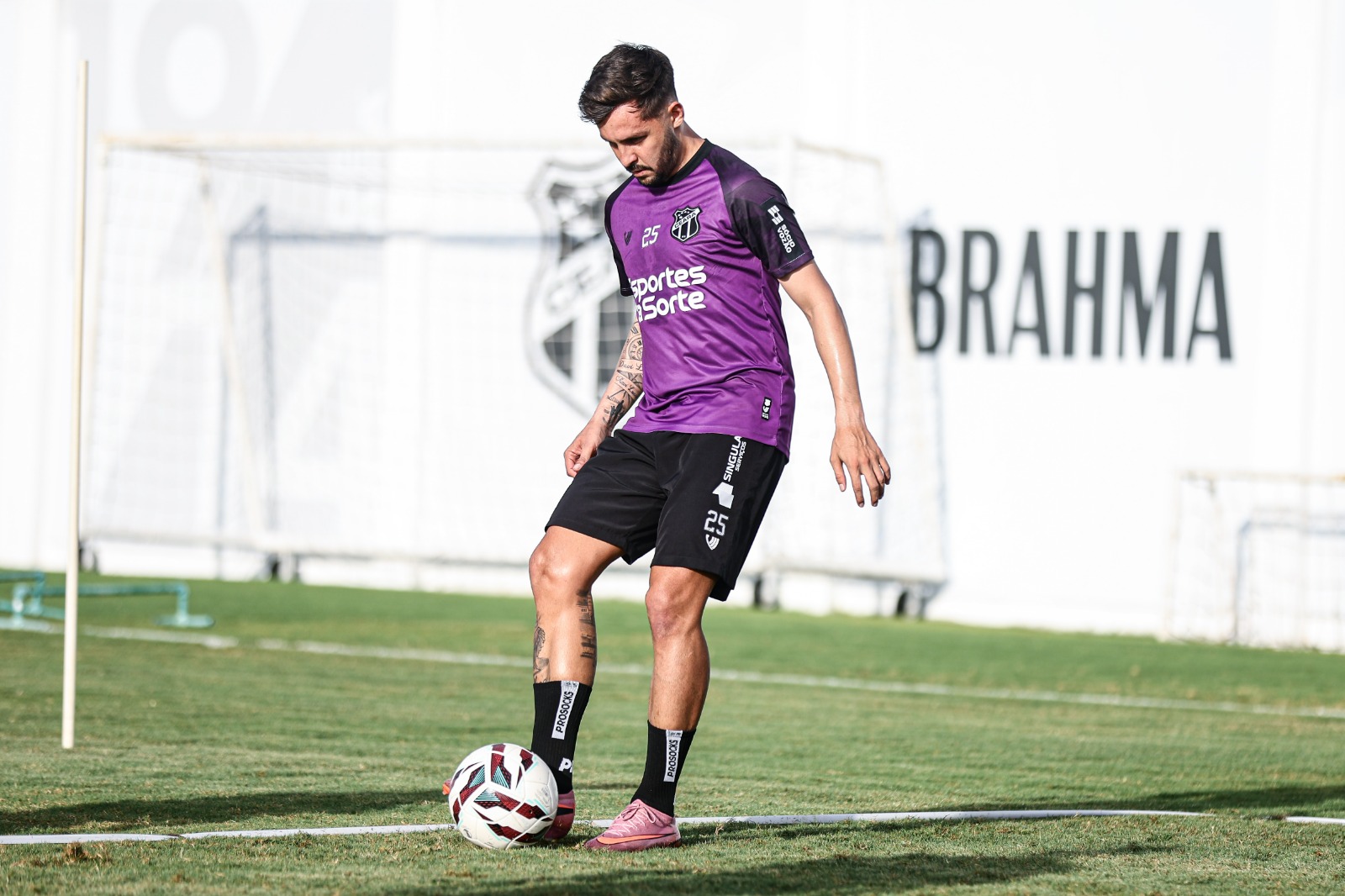 Quinto reforço anunciado, Giovanni Pavani celebra chegada ao Ceará e destaca objetivo: "Vim para ajudar"