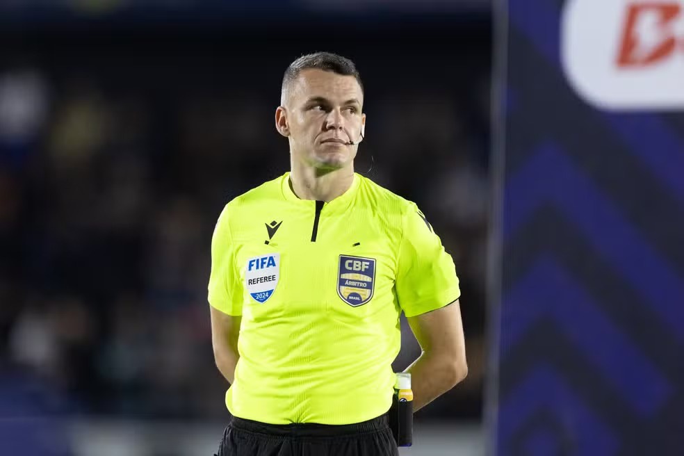 Mineiro Paulo Cesar Zanovelli apita Ceará x Ponte Preta na Arena Castelão