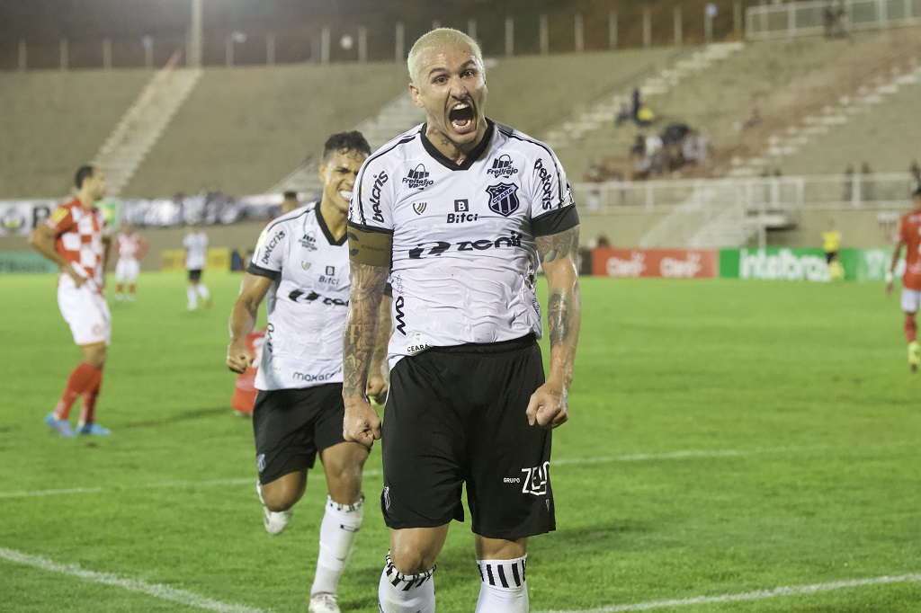 Vina, o 29 do Ceará