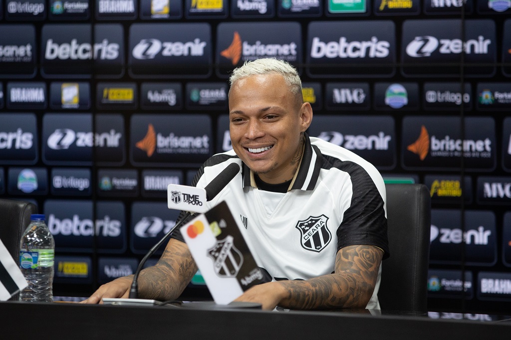 Apresentado oficialmente, Janderson cita desejo antigo de defender o Mais Querido e objetivos para 2023