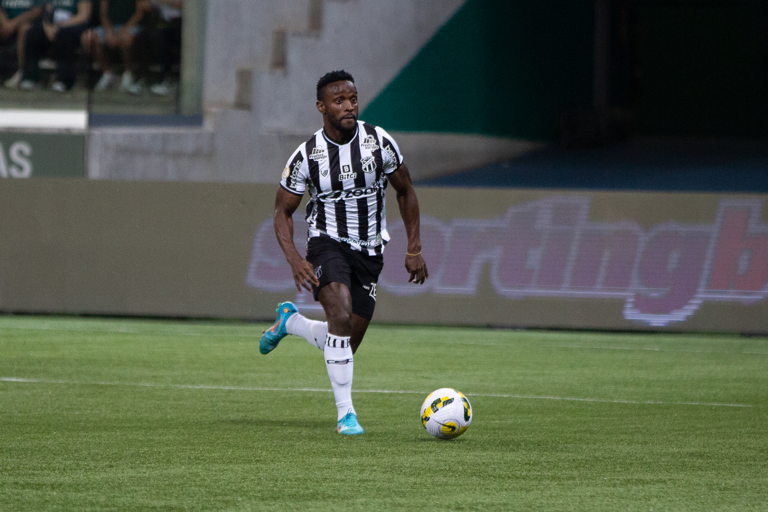Mendoza, camisa 10 do Vozão, comemora gol e fala sobre o próximo desafio