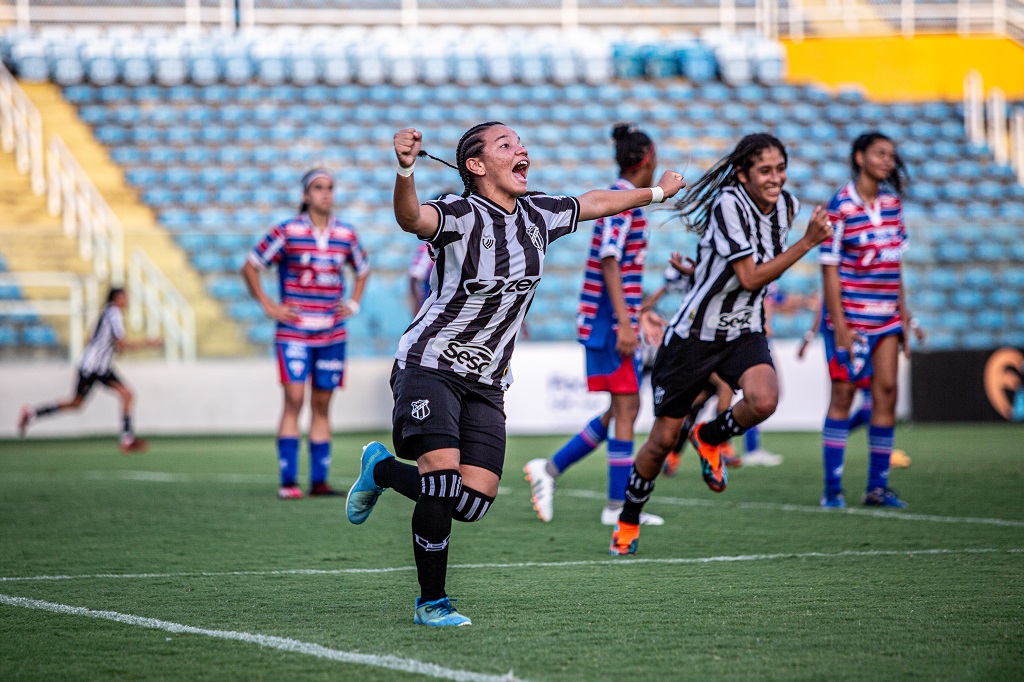 Fut. Feminino Sub-17: Artilheira do Ceará, Larigol destaca a entrega do grupo na busca pelo título estadual