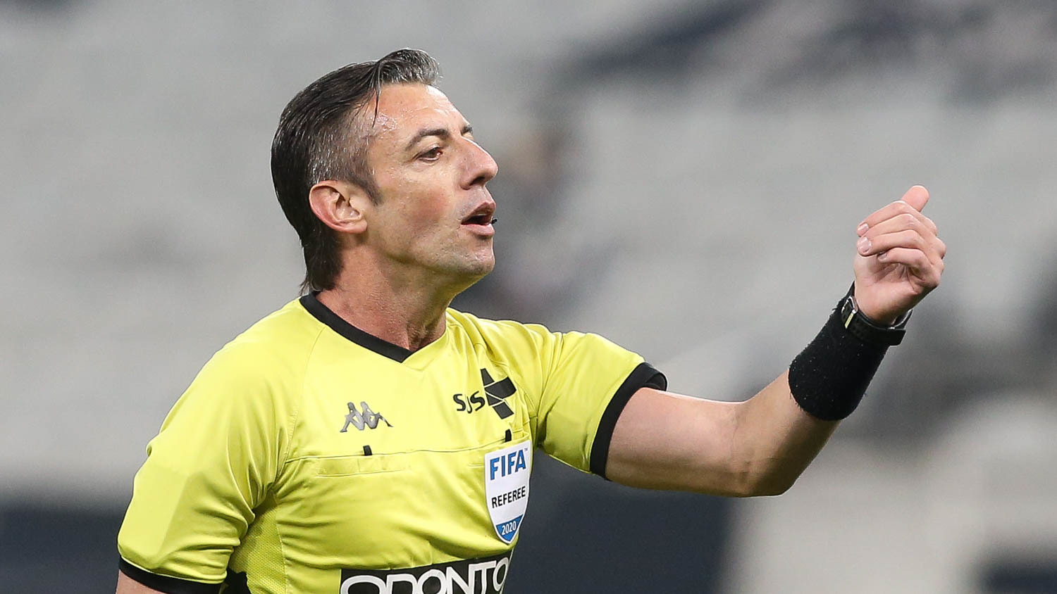 Árbitro FIFA Raphael Claus apita América/MG x Ceará pelo Brasileirão