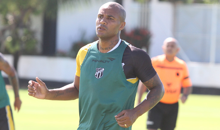 Contra o Náutico, Amaral pede marcação forte: “Sem dar espaços”