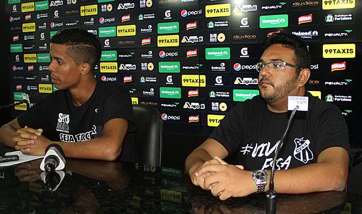 Torcedor Oficial anuncia novos contratados na sala de imprensa