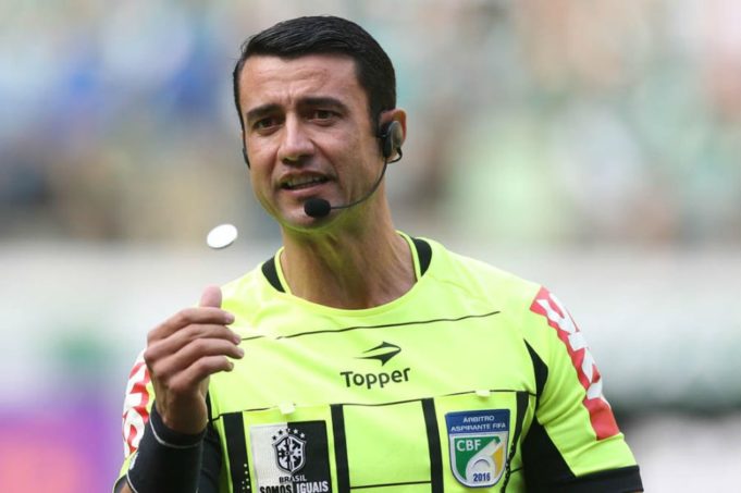 Série A: Árbitro FIFA, Braulio da Silva Machado apitará Atlético-GO x Ceará