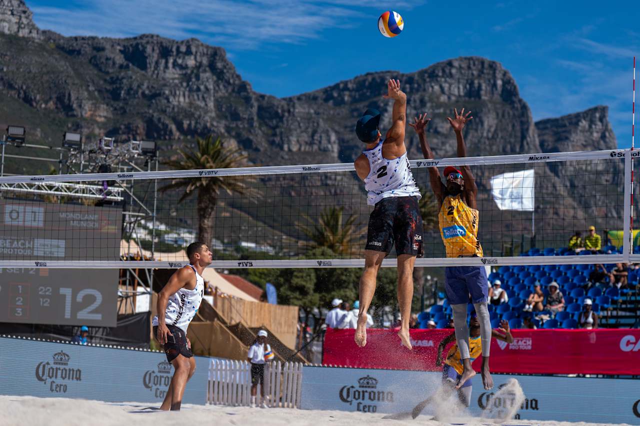 Vôlei de Praia: Mateus e Adelmo vencem moçambicanos Mondlane e Mungoi e avançam às oitavas de final do Circuito Mundial