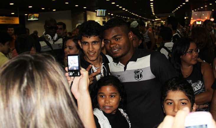 Time do Vozão retornou hoje e torcida compareceu no desembarque