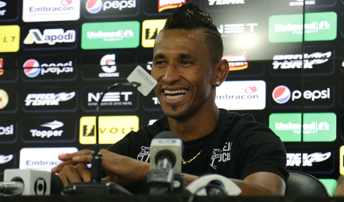 Ciel: “Estou feliz. Quero jogar e retribuir o carinho dessa torcida maravilhosa”