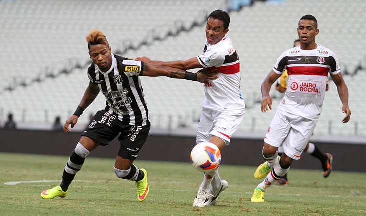 Em jogo emocionante, Ceará luta e arranca empate nos acréscimos
