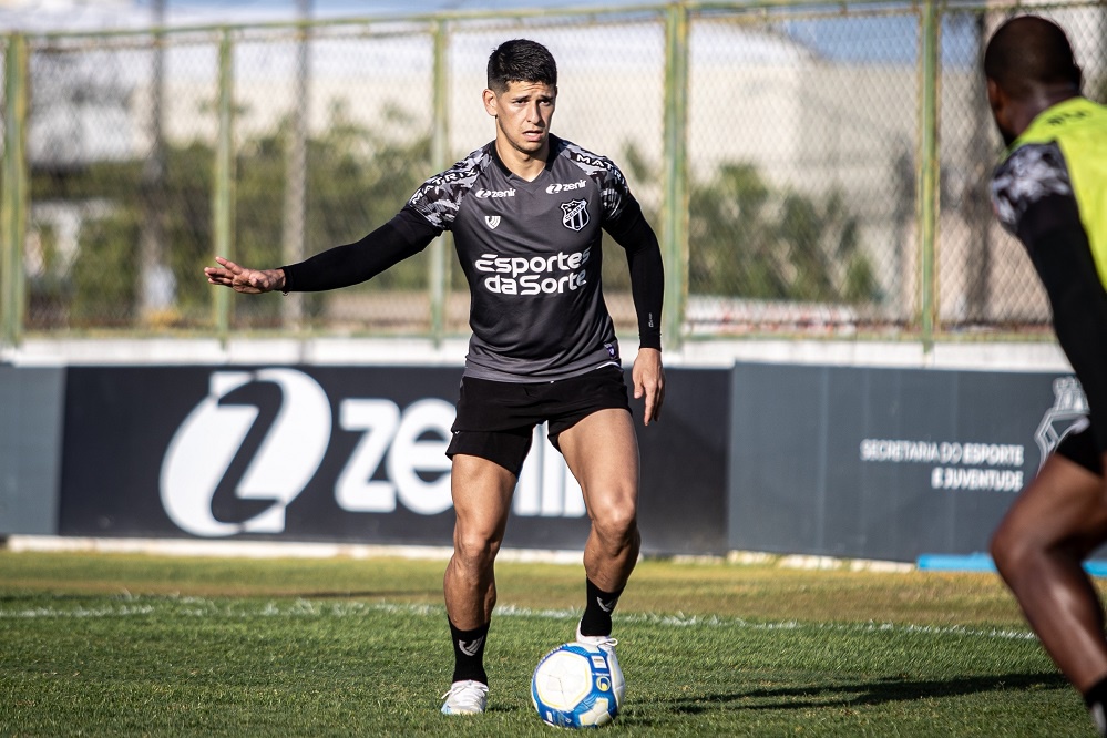 Treino coletivo marca o quarto dia de preparação da semana do Vozão