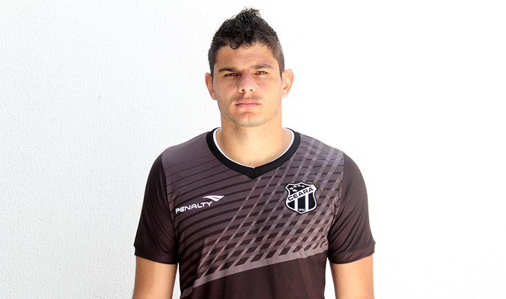Goleiro Douglas Borges é novo reforço do Alvinegro