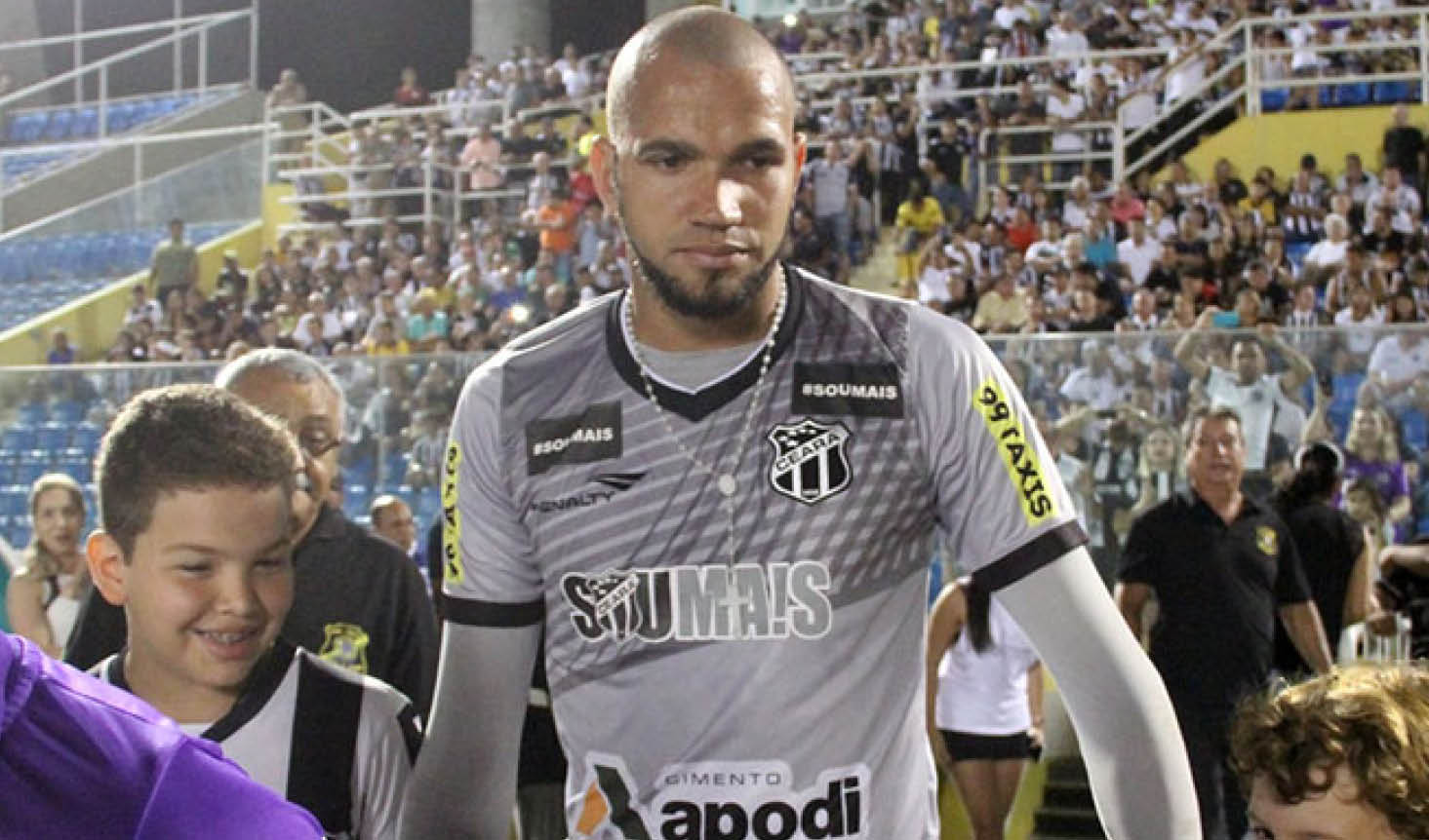 Goleiro Éverson pode quebrar recorde de maior tempo sem sofrer gols