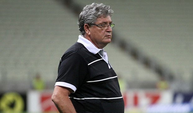 Após conversa com a diretoria, Geninho deixou o cargo de técnico do Ceará