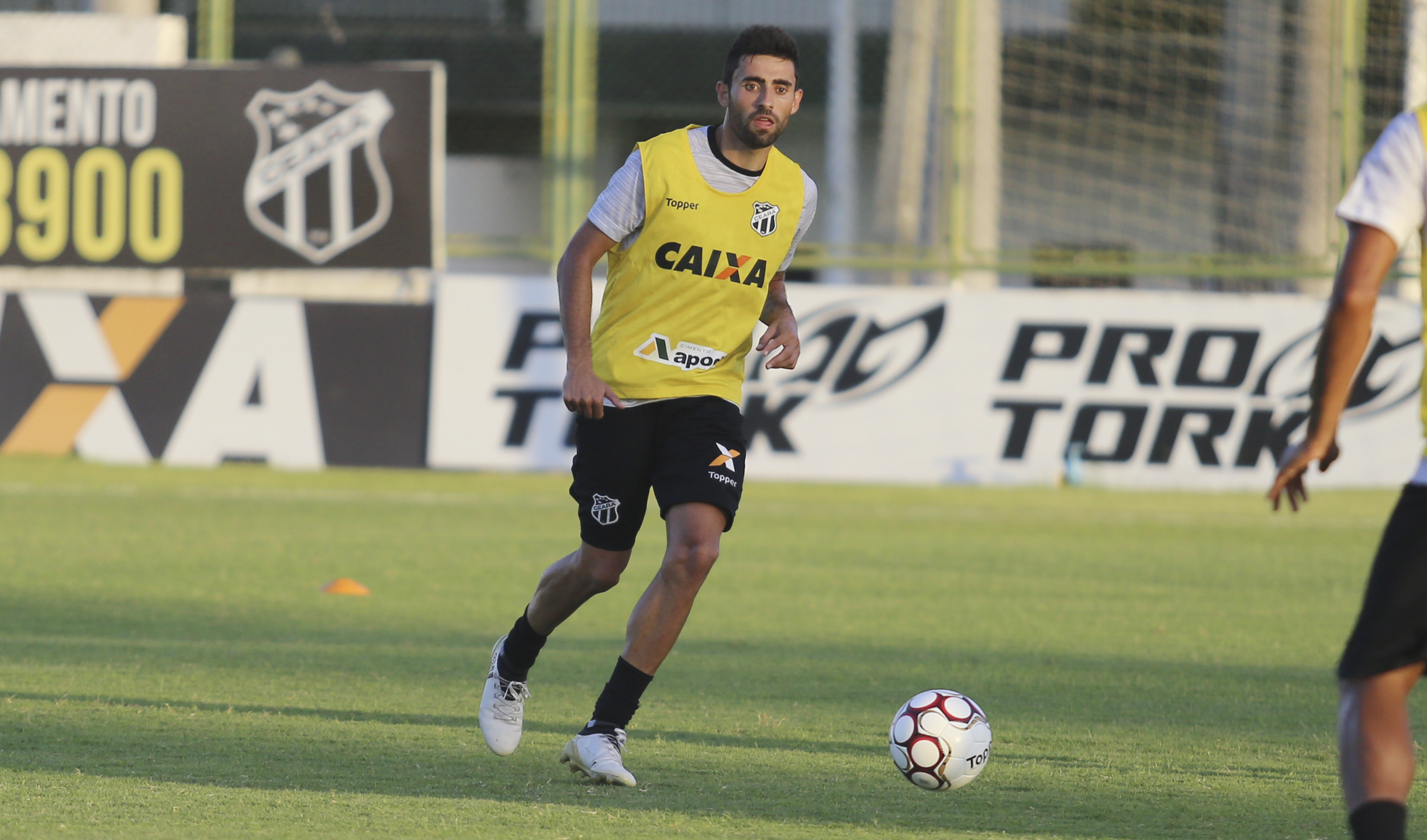 Leandro Canhoto é apresentado oficialmente em Porangabuçu