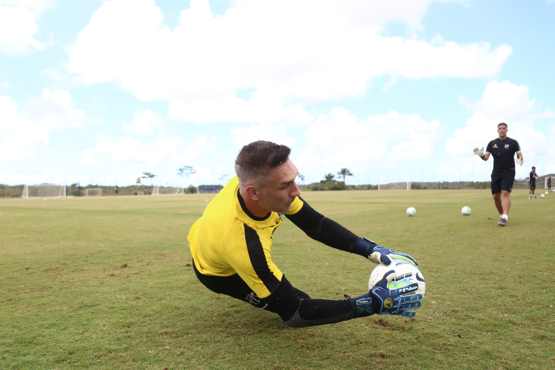 Antes de viagem a São Paulo, Ceará finaliza preparação para partida contra o Palmeiras