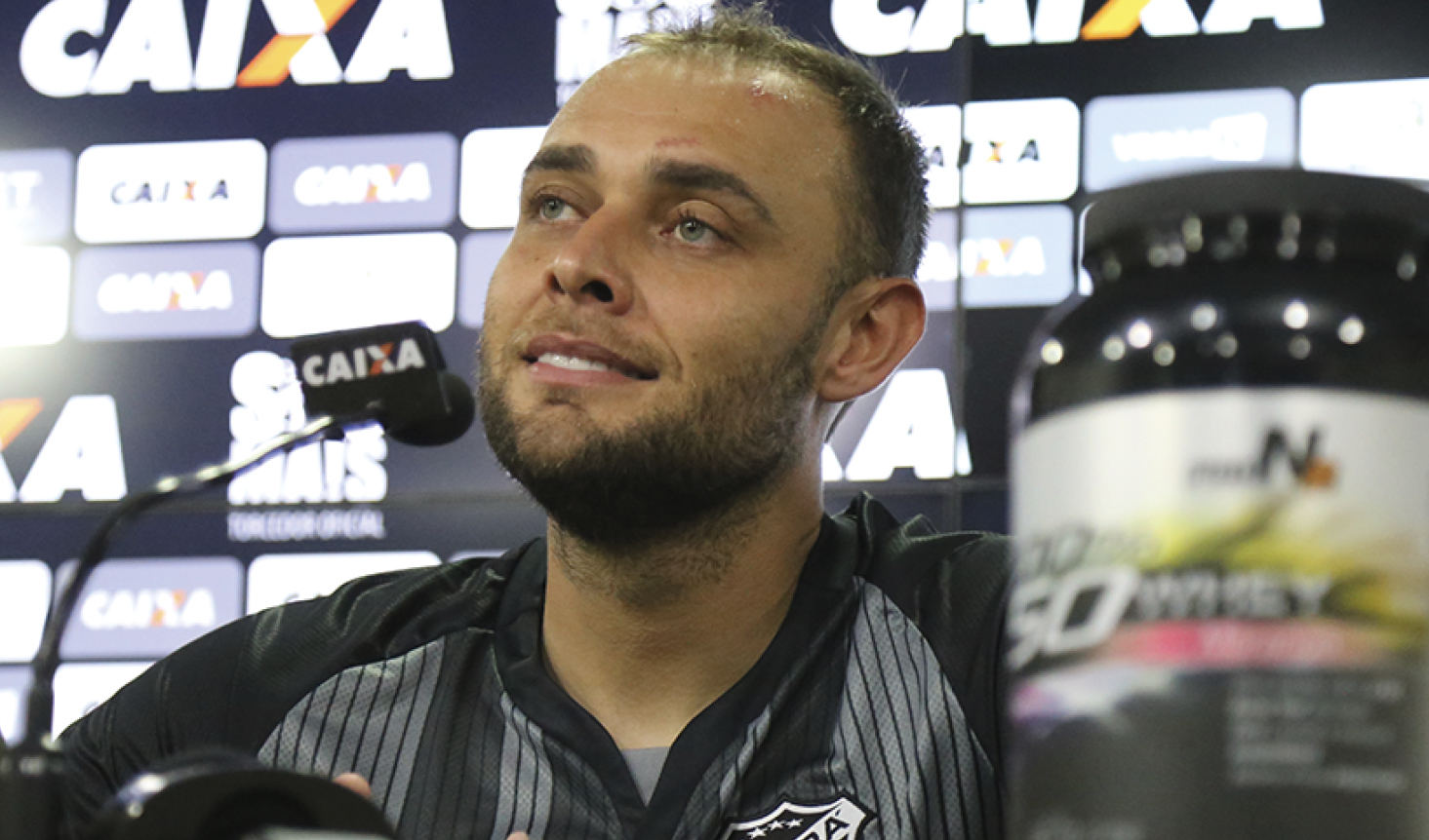 Goleiro Renan é apresentado oficialmente em Porangabuçu