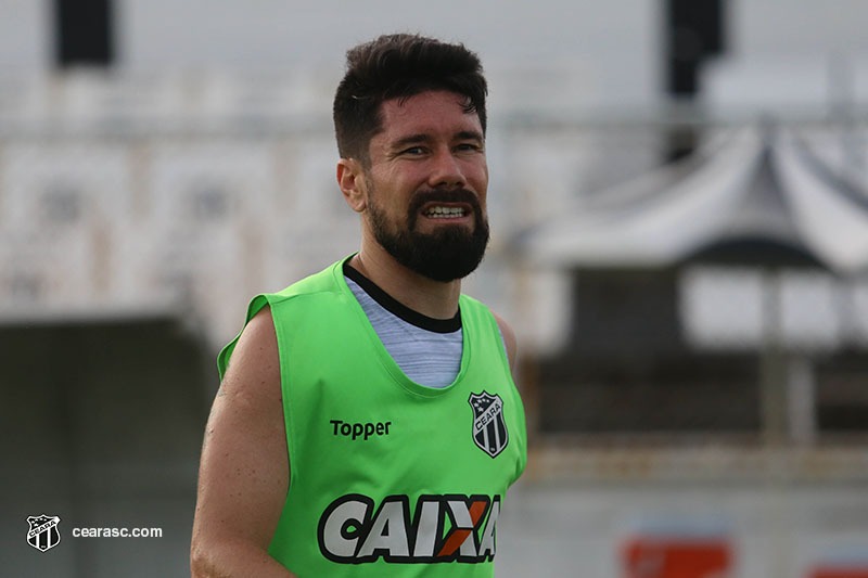 Recuperado de lesão, Ricardinho volta a treinar em Porangabuçu