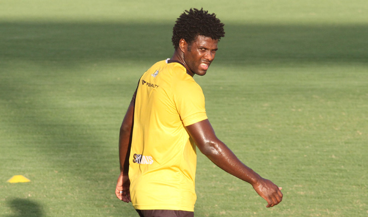 Sandro pede o foco no Joinville e define: "Jogo de seis pontos"