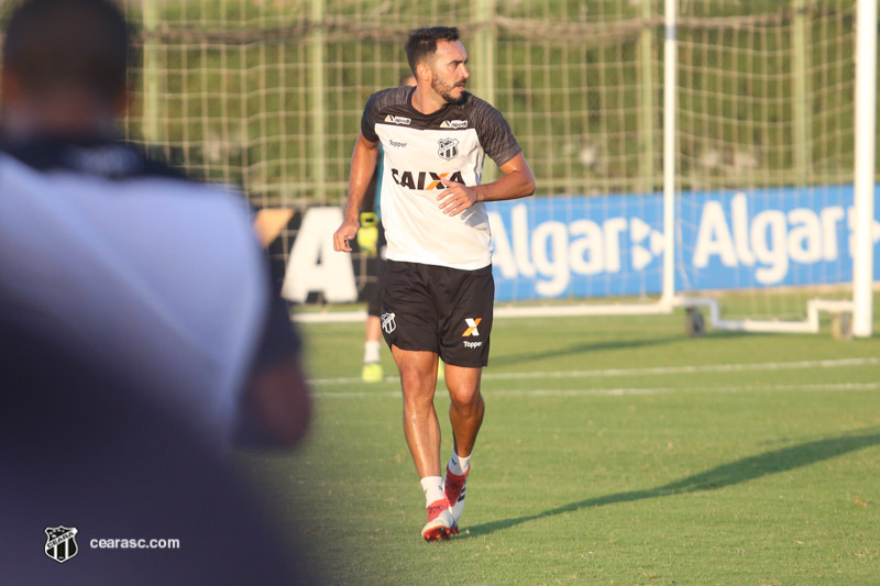 "Não podemos nos acomodar", afirma Tiago Alves sobre busca na permanência na Série A